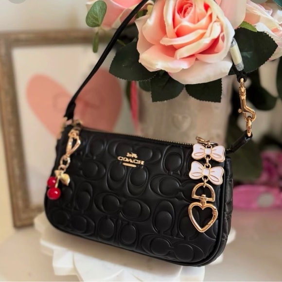 NWT！COACH NOLITA 19 IN SIGNATURE LEATHER (COACH...